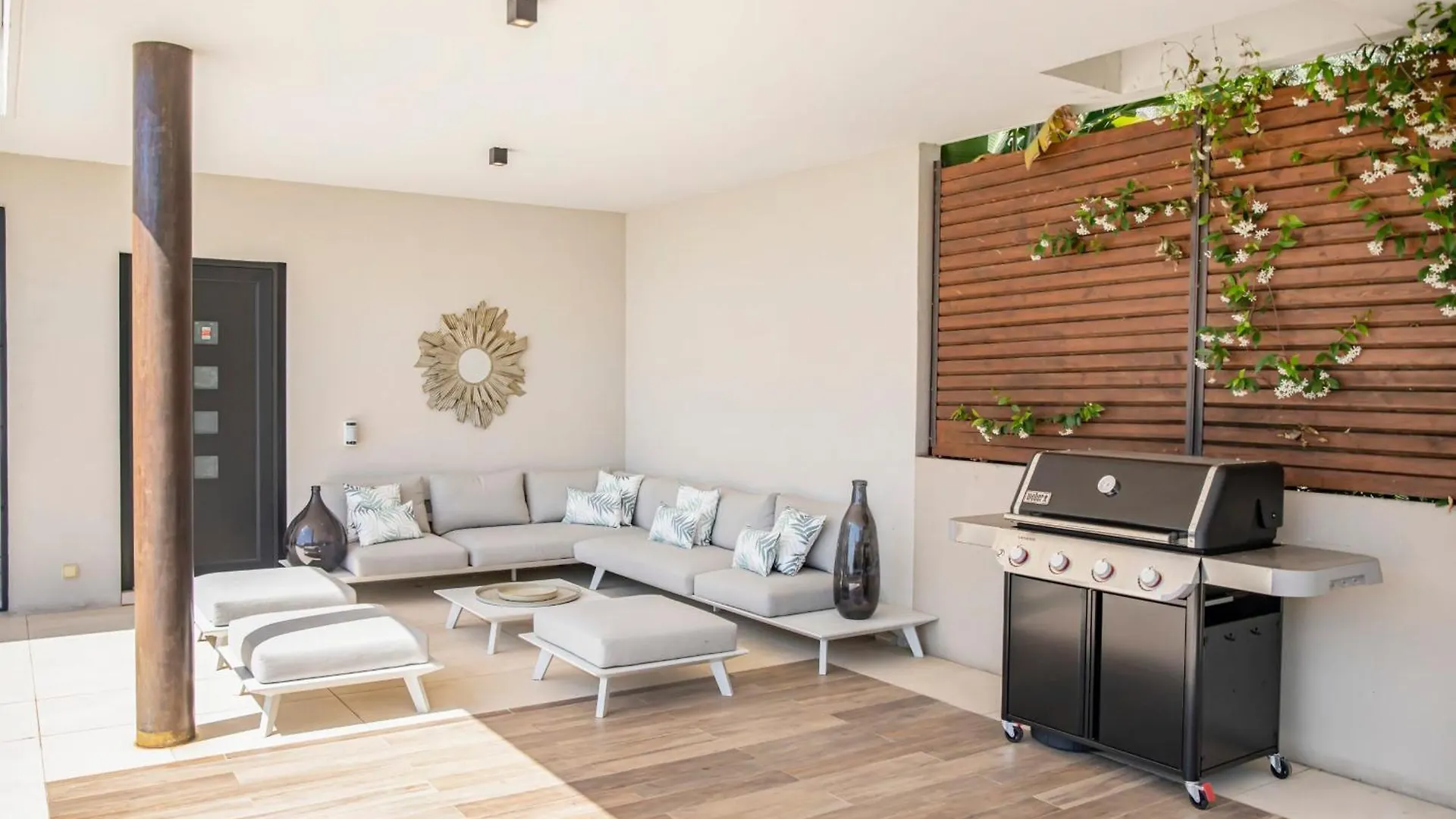 Ref 2152 - Le Cannet - Sea View Villa For Rent