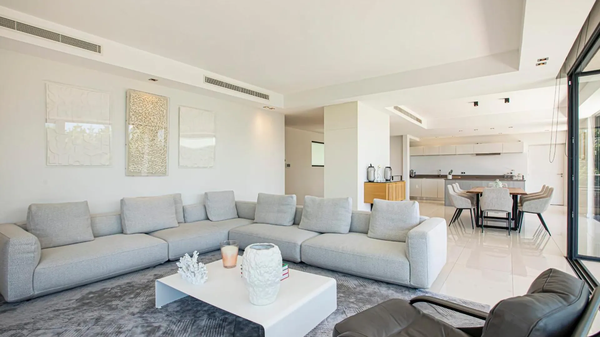 Ref 2152 - Le Cannet - Sea View Villa For Rent