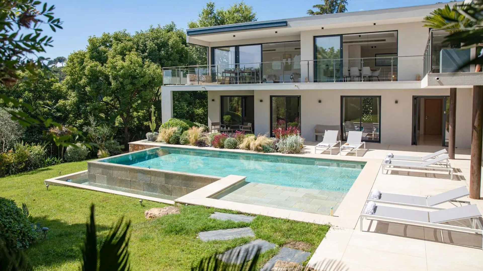 Ref 2152 - Le Cannet - Sea View Villa For Rent